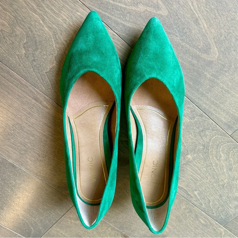 Vionic Josie Kitten Heel Emerald Suede Size 7 EUC